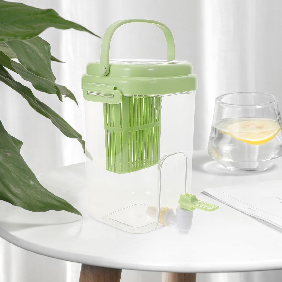 2l Fridge Water Jug with Faucet W230